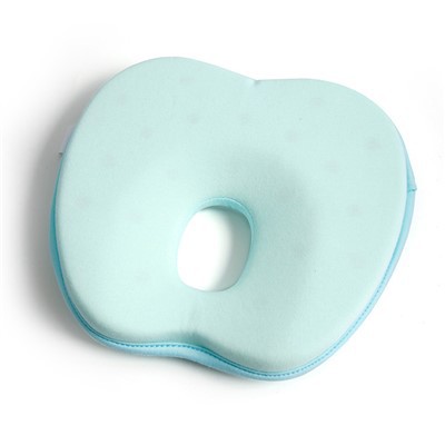 Μαξιλάρι μωρών στο κρεβάτι